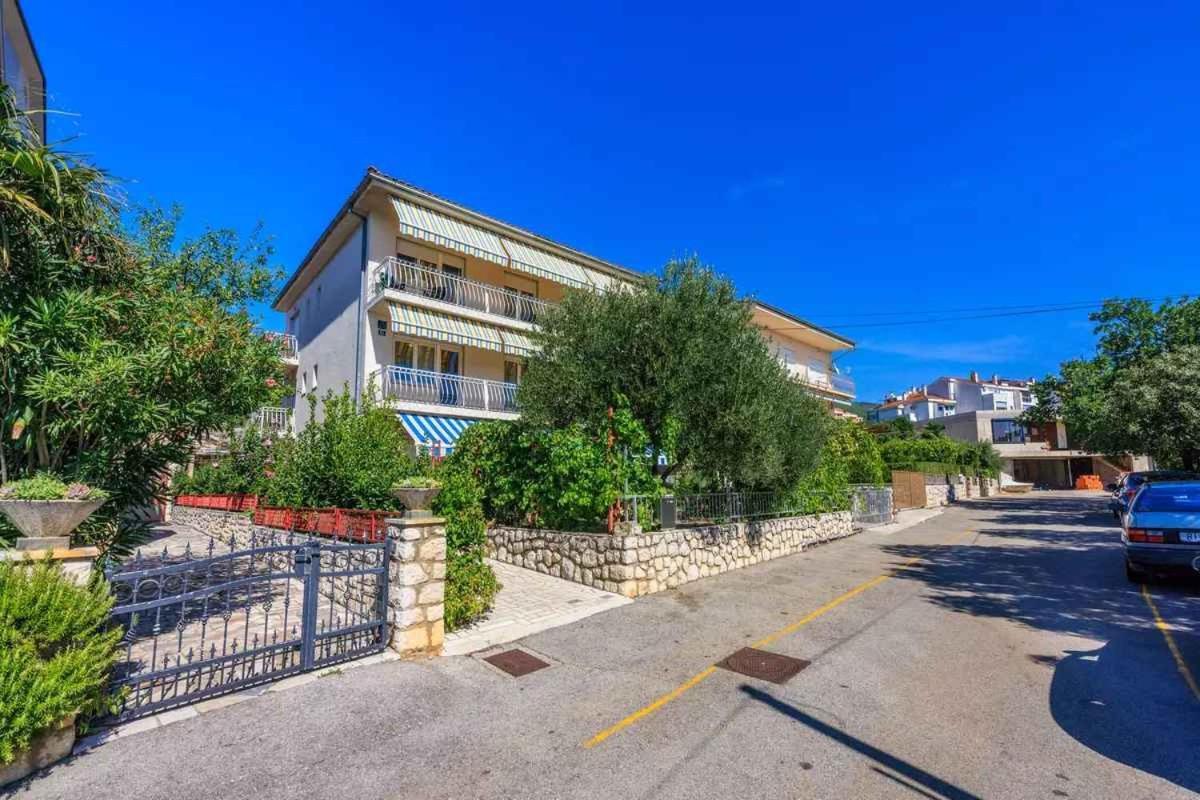 Four-Bedroom Apartment In Crikvenica II Kültér fotó